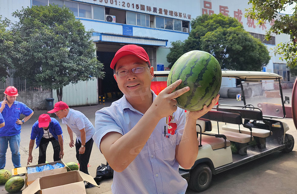 夏日送清涼，溫情暖人心！桂林鴻程工會(huì)開展“夏日送清涼”慰問活動(dòng)