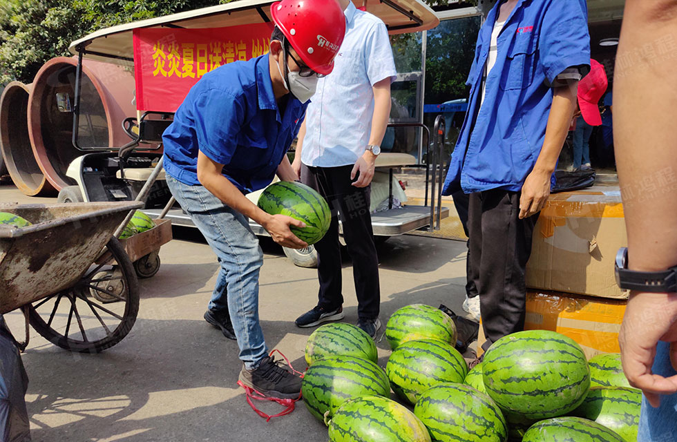 夏日送清涼，溫情暖人心！桂林鴻程工會(huì)開展“夏日送清涼”慰問活動(dòng)