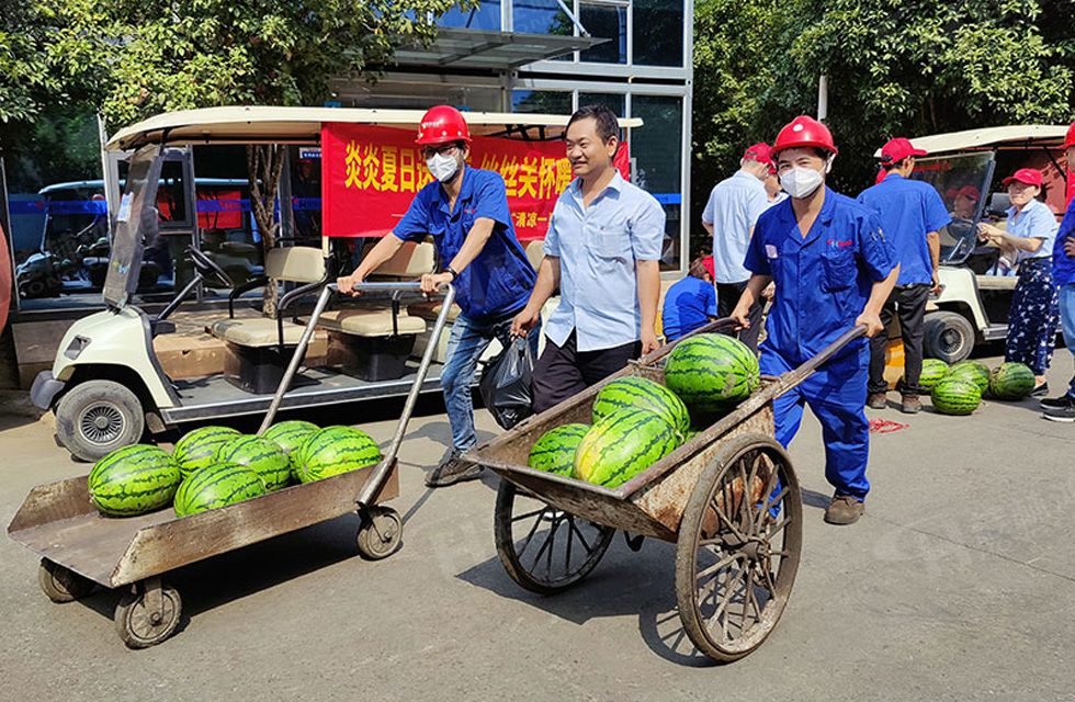 夏日送清涼，溫情暖人心！桂林鴻程工會(huì)開展“夏日送清涼”慰問活動(dòng)